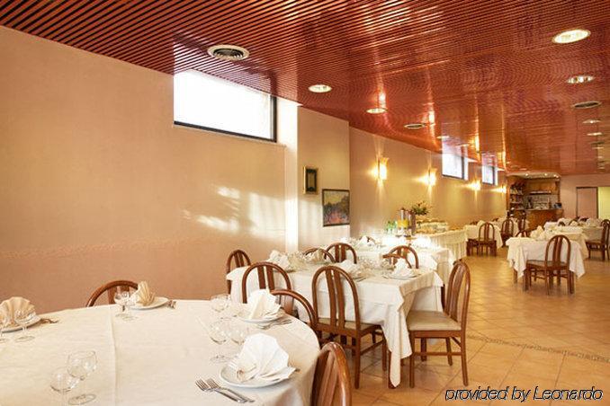 Dropiluc Hotel Druento Restaurant photo