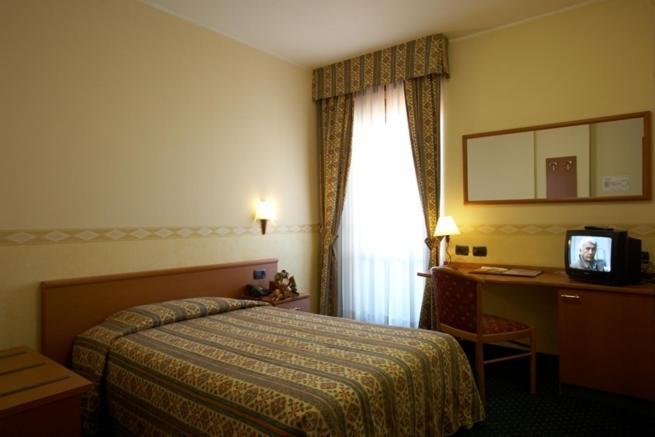 Dropiluc Hotel Druento Room photo